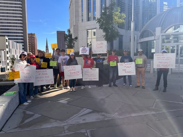 Rally at Blackburn’s Office: Trump Supporters Clash with Media, Public Pressure Fuels Endorsement for Rick Scott